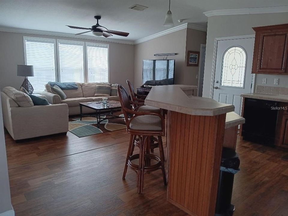 En Venta: $270,000 (2 camas, 2 baños, 1152 Pies cuadrados)