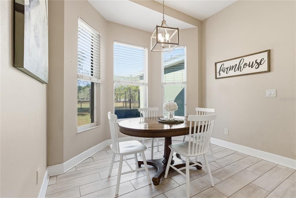 En Venta: $699,990 (3 camas, 2 baños, 1975 Pies cuadrados)