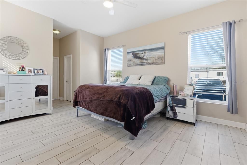 En Venta: $699,990 (3 camas, 2 baños, 1975 Pies cuadrados)