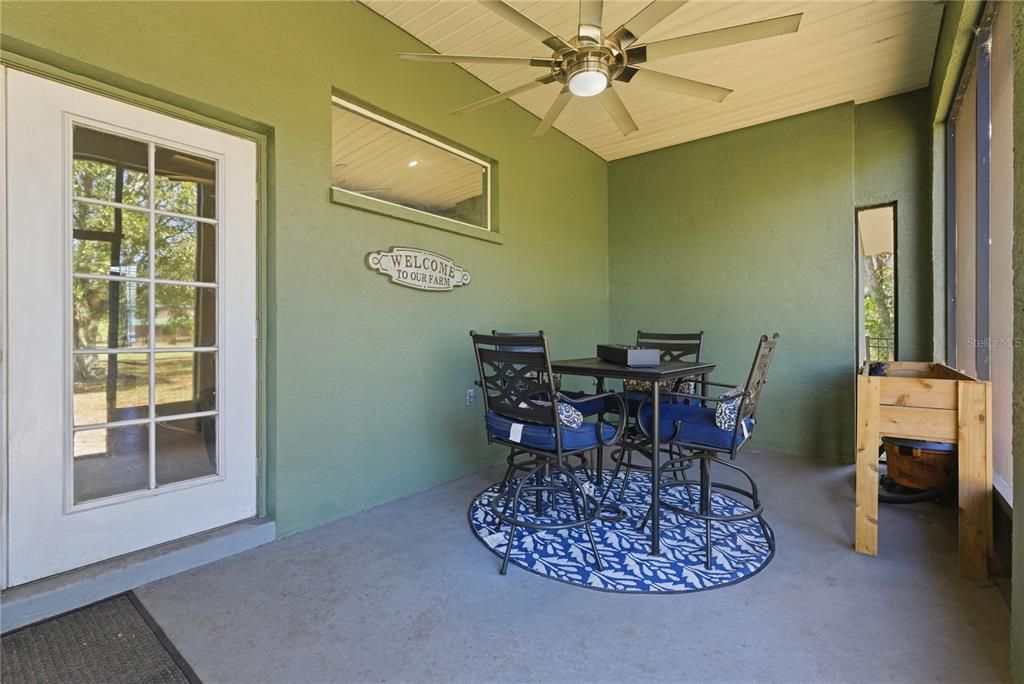 En Venta: $699,990 (3 camas, 2 baños, 1975 Pies cuadrados)