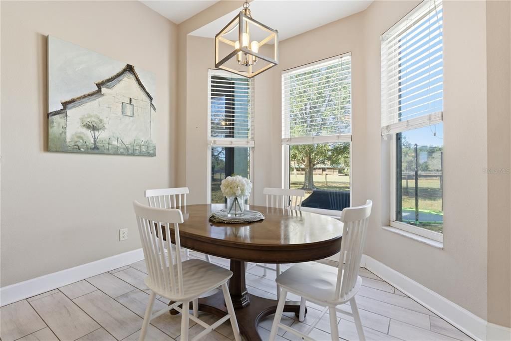 En Venta: $699,990 (3 camas, 2 baños, 1975 Pies cuadrados)