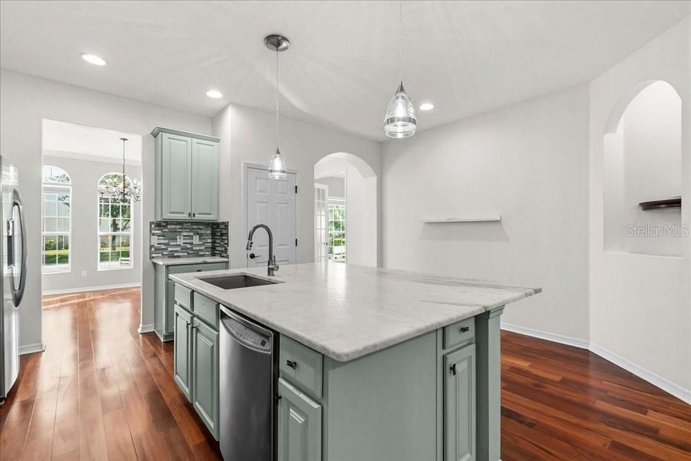 For Sale: $565,000 (3 beds, 2 baths, 2210 Square Feet)