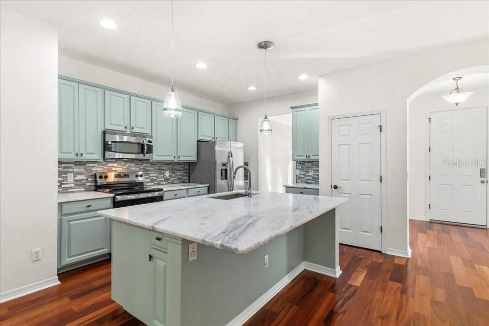 For Sale: $565,000 (3 beds, 2 baths, 2210 Square Feet)