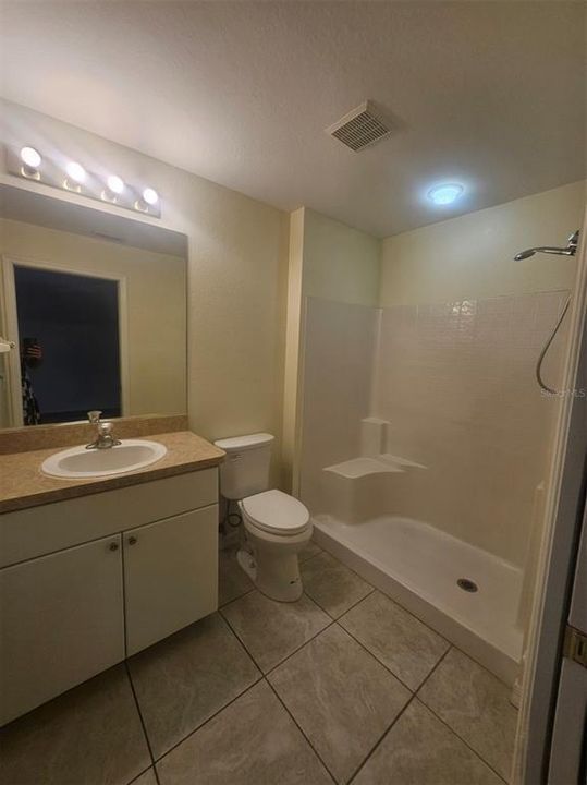 В аренду: $1,675 (3 спален, 2 ванн, 1241 Квадратных фут)