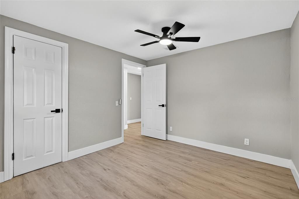 For Sale: $329,900 (4 beds, 2 baths, 1270 Square Feet)