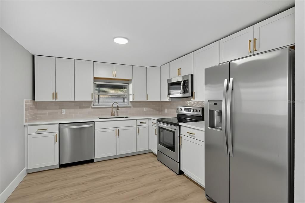 For Sale: $329,900 (4 beds, 2 baths, 1270 Square Feet)