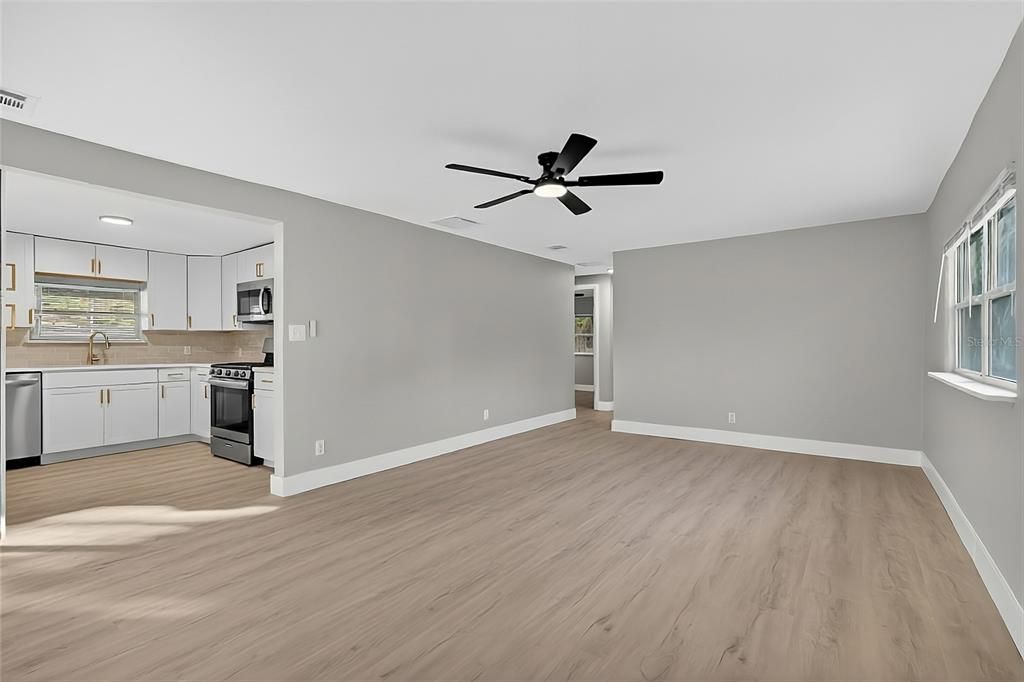 For Sale: $329,900 (4 beds, 2 baths, 1270 Square Feet)