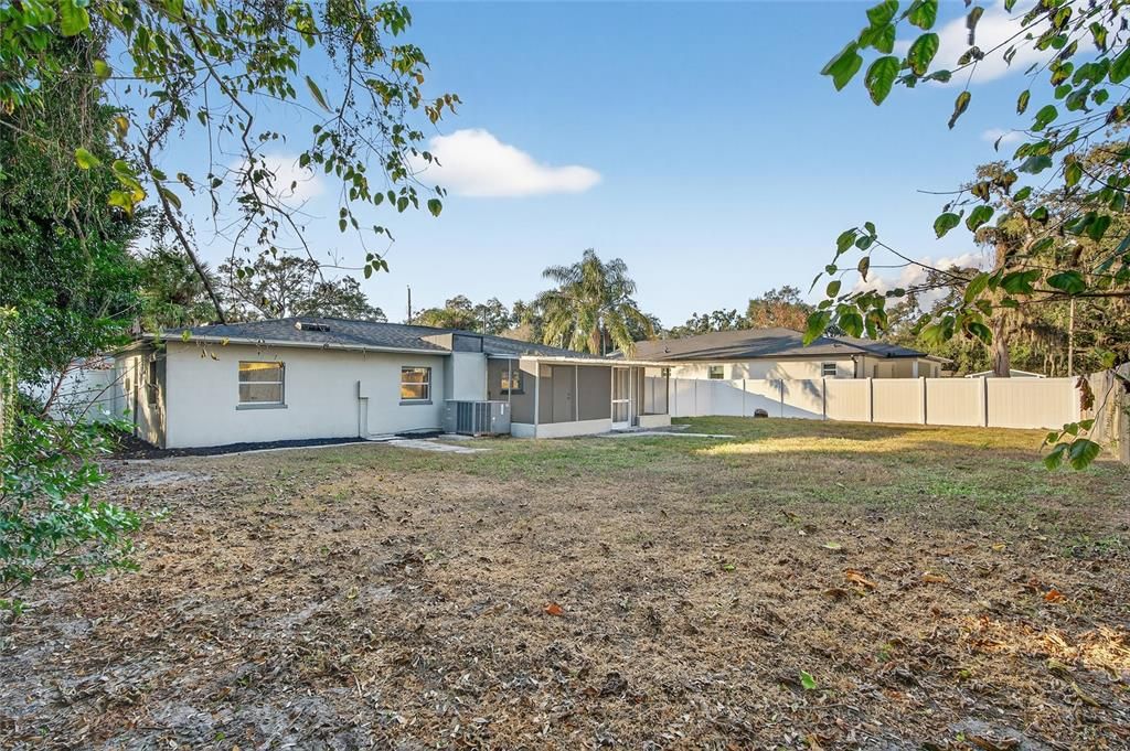 For Sale: $329,900 (4 beds, 2 baths, 1270 Square Feet)