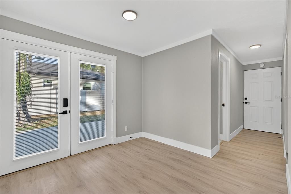 For Sale: $329,900 (4 beds, 2 baths, 1270 Square Feet)