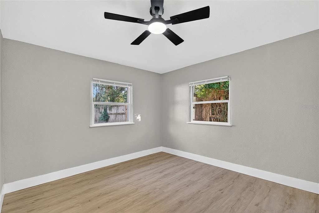 For Sale: $329,900 (4 beds, 2 baths, 1270 Square Feet)