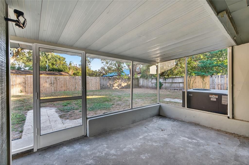 For Sale: $329,900 (4 beds, 2 baths, 1270 Square Feet)