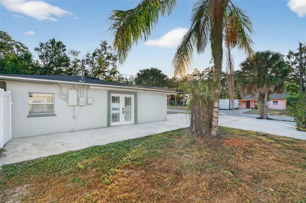 For Sale: $329,900 (4 beds, 2 baths, 1270 Square Feet)