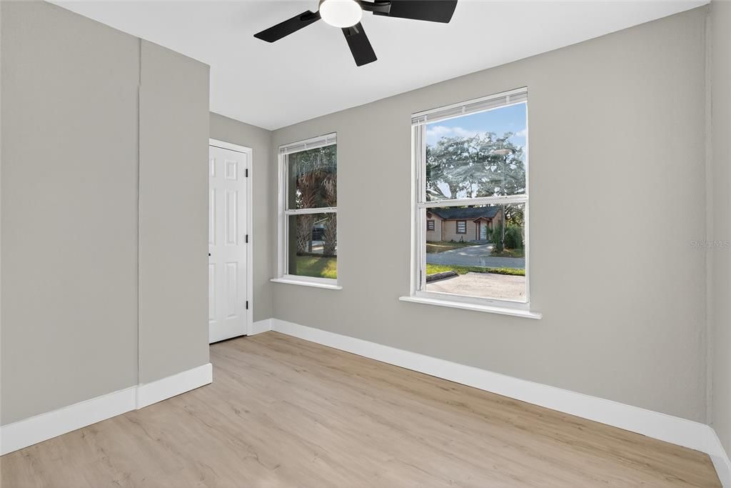 For Sale: $329,900 (4 beds, 2 baths, 1270 Square Feet)