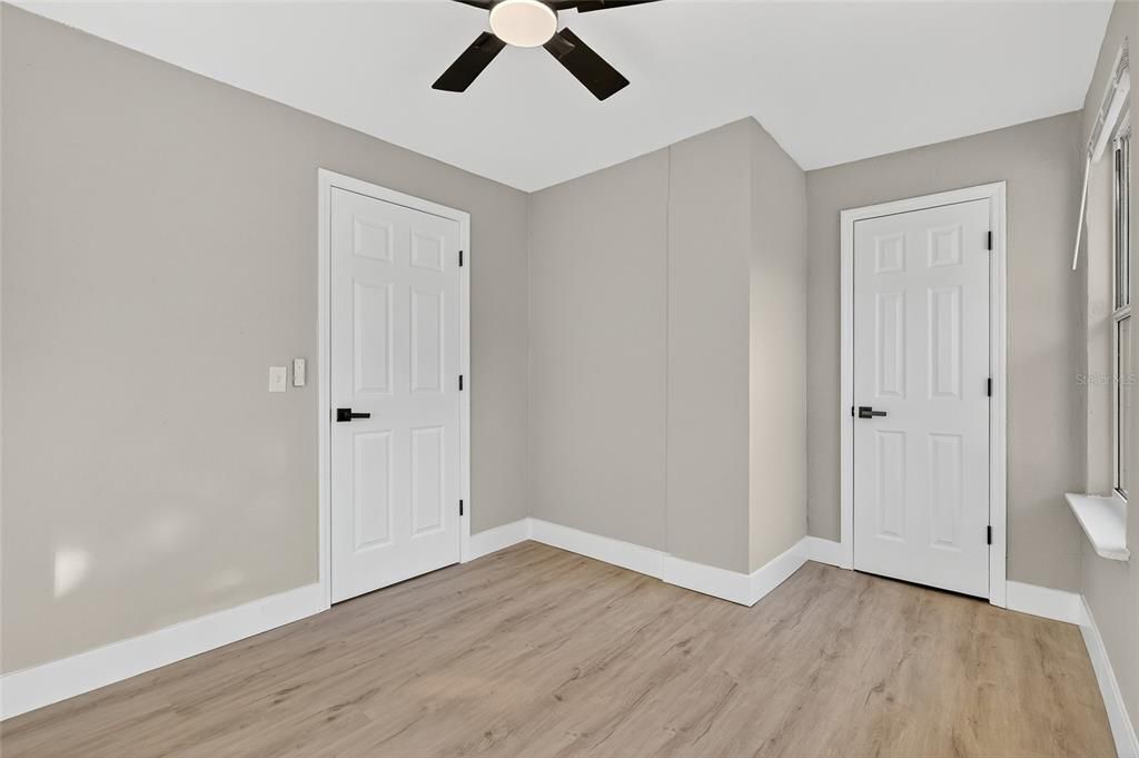 For Sale: $329,900 (4 beds, 2 baths, 1270 Square Feet)