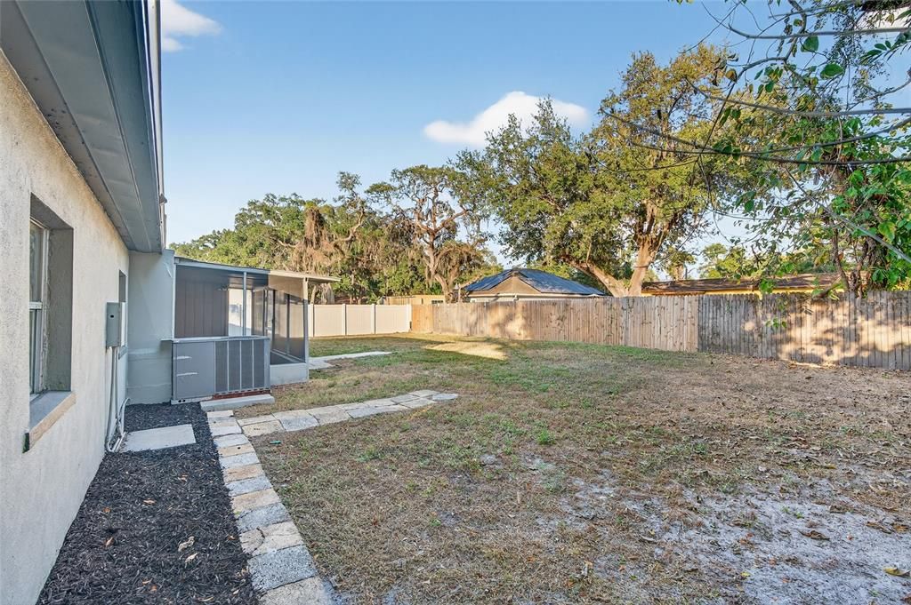 For Sale: $329,900 (4 beds, 2 baths, 1270 Square Feet)