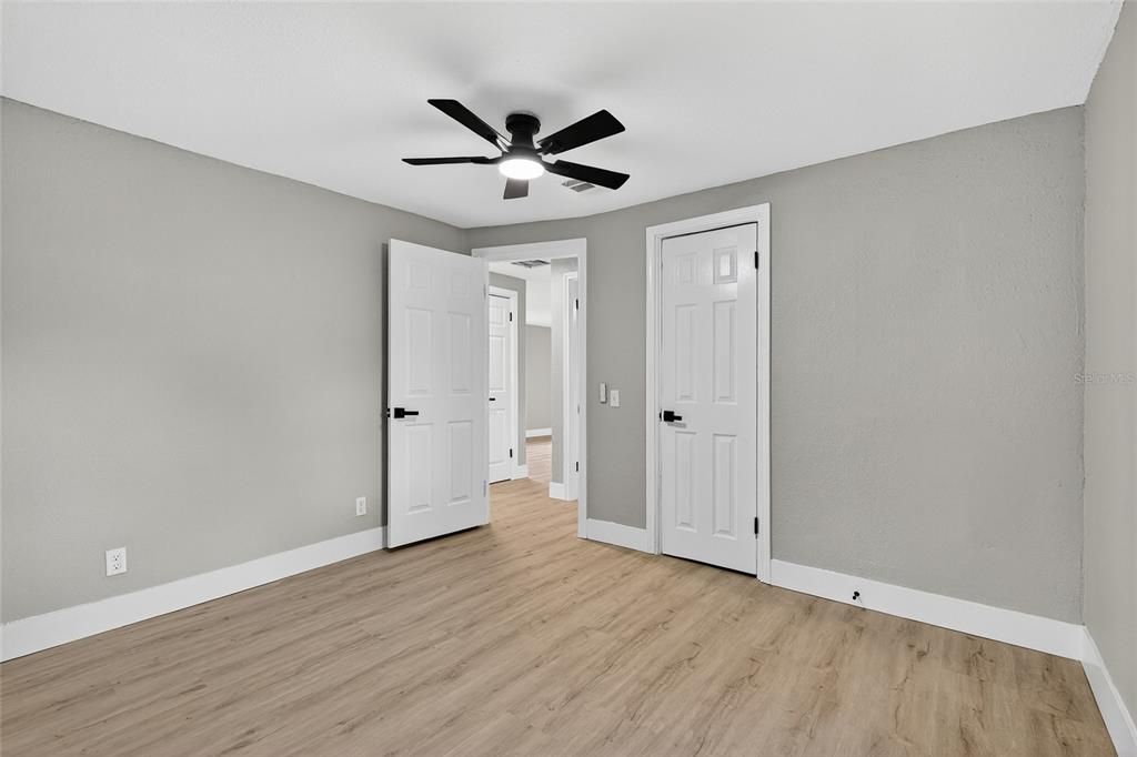 For Sale: $329,900 (4 beds, 2 baths, 1270 Square Feet)