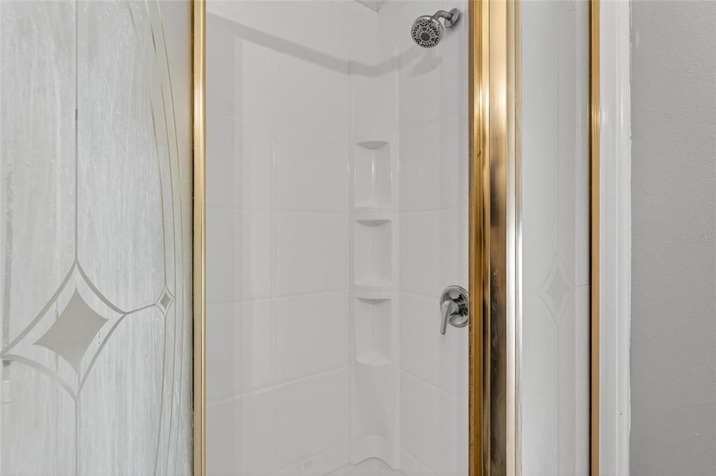 For Sale: $329,900 (4 beds, 2 baths, 1270 Square Feet)