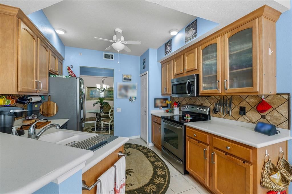 For Sale: $389,000 (3 beds, 2 baths, 1554 Square Feet)