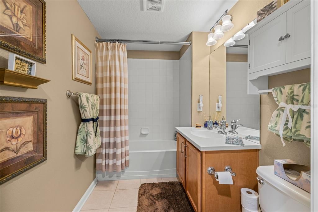 For Sale: $389,000 (3 beds, 2 baths, 1554 Square Feet)