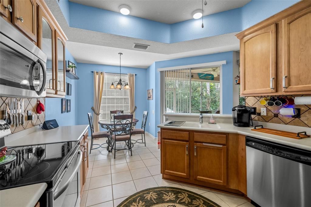 For Sale: $389,000 (3 beds, 2 baths, 1554 Square Feet)