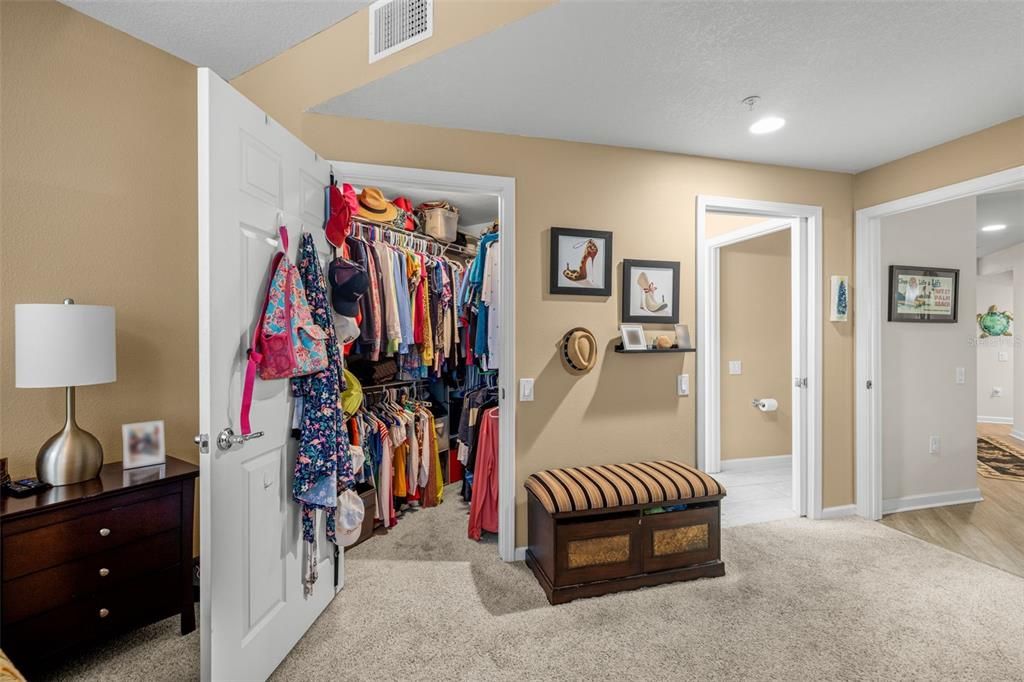 For Sale: $389,000 (3 beds, 2 baths, 1554 Square Feet)