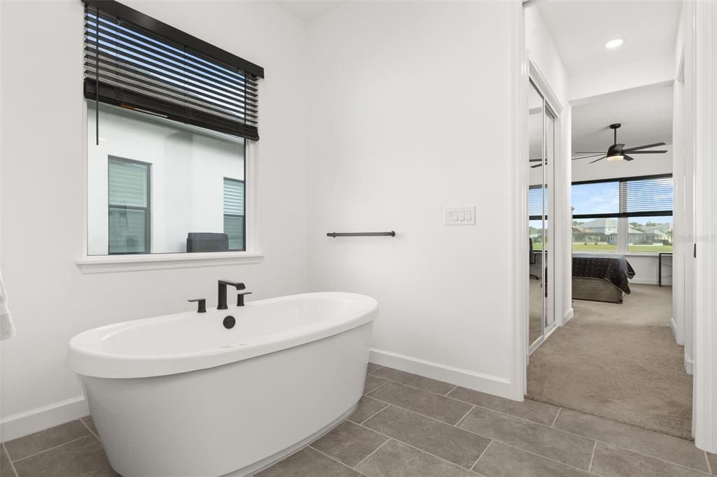 На продажу: $649,900 (4 спален, 3 ванн, 2293 Квадратных фут)