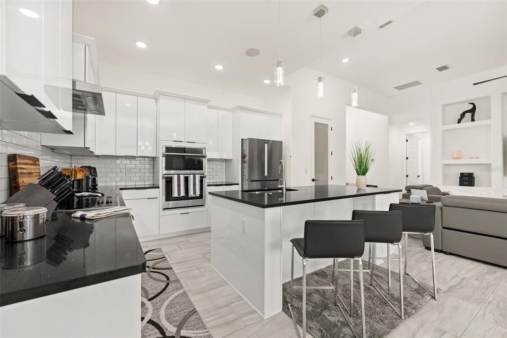 На продажу: $649,900 (4 спален, 3 ванн, 2293 Квадратных фут)