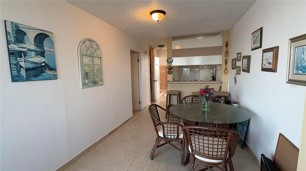 На продажу: $220,000 (1 спален, 1 ванн, 1063 Квадратных фут)