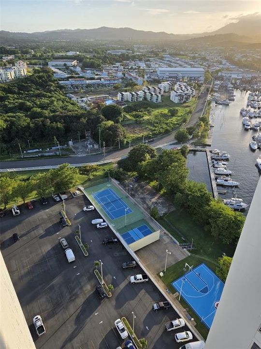 На продажу: $220,000 (1 спален, 1 ванн, 1063 Квадратных фут)