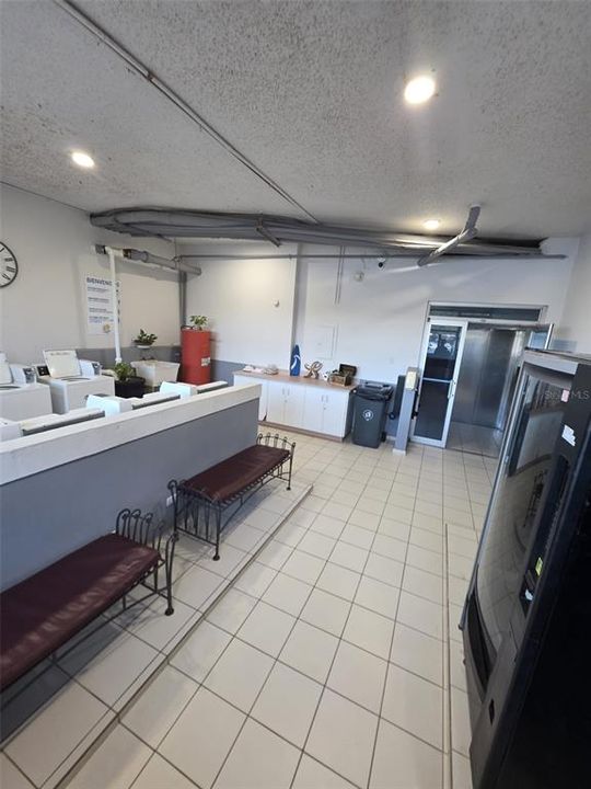 На продажу: $220,000 (1 спален, 1 ванн, 1063 Квадратных фут)