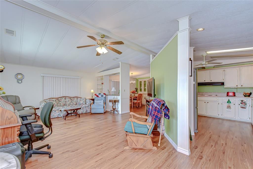 待售: $149,900 (2 贝兹, 2 浴室, 1248 平方英尺)