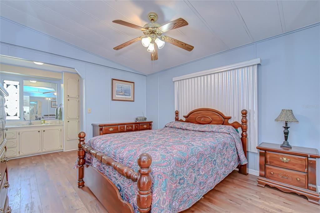 待售: $149,900 (2 贝兹, 2 浴室, 1248 平方英尺)