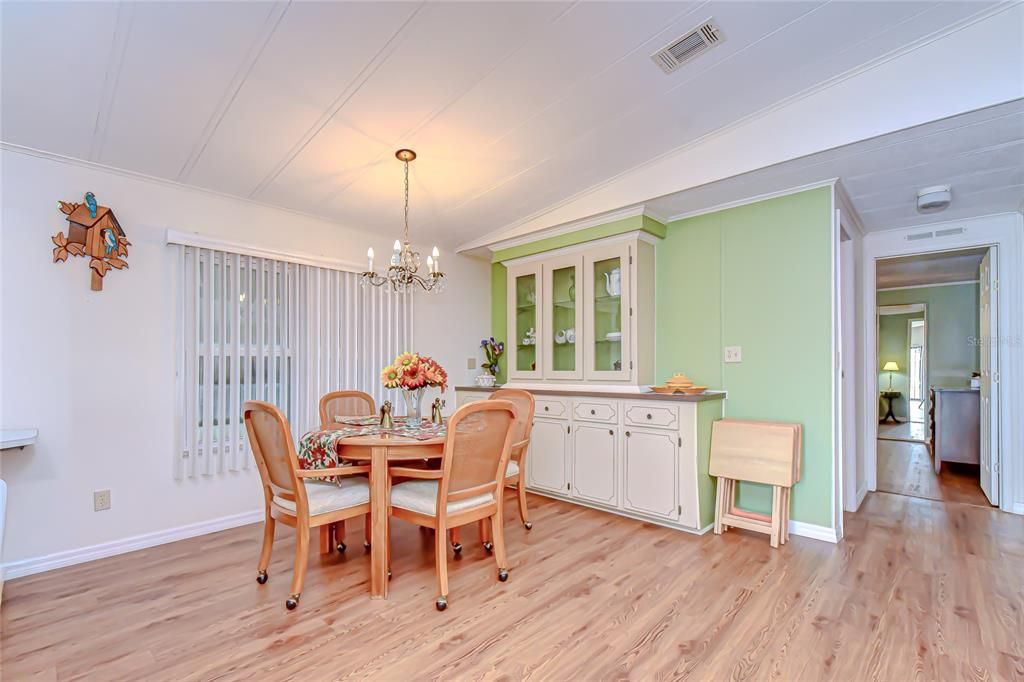 待售: $149,900 (2 贝兹, 2 浴室, 1248 平方英尺)