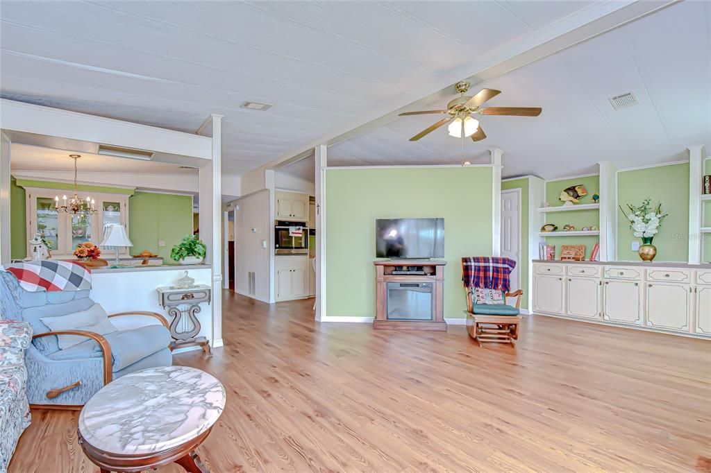 待售: $149,900 (2 贝兹, 2 浴室, 1248 平方英尺)