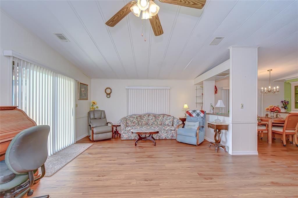 待售: $149,900 (2 贝兹, 2 浴室, 1248 平方英尺)