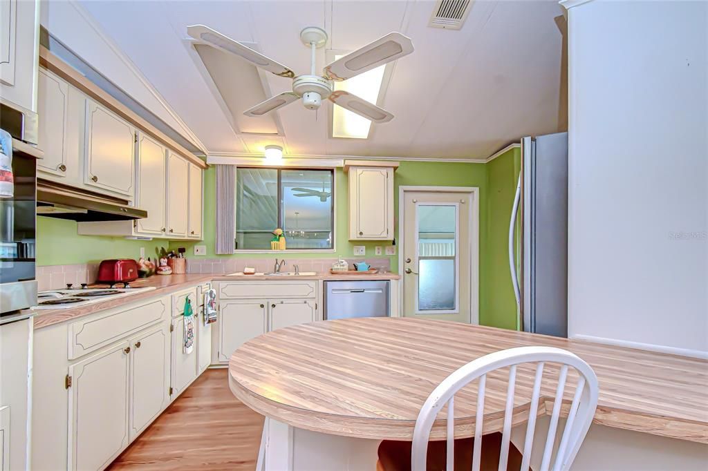 待售: $149,900 (2 贝兹, 2 浴室, 1248 平方英尺)