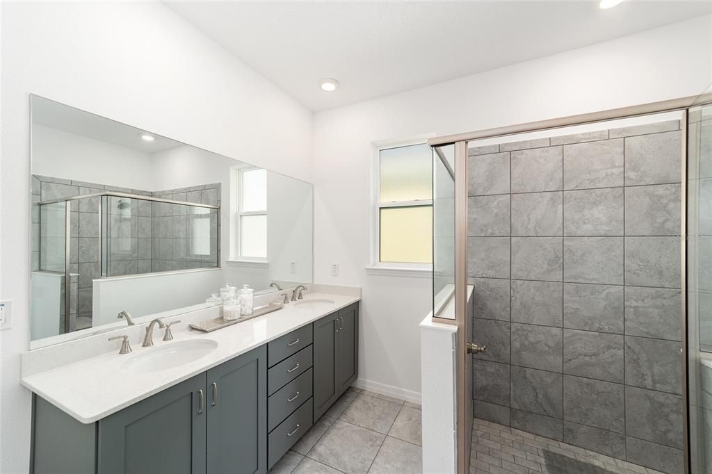 En Venta: $325,000 (3 camas, 2 baños, 1856 Pies cuadrados)