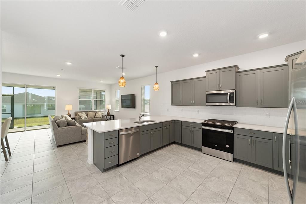 En Venta: $325,000 (3 camas, 2 baños, 1856 Pies cuadrados)