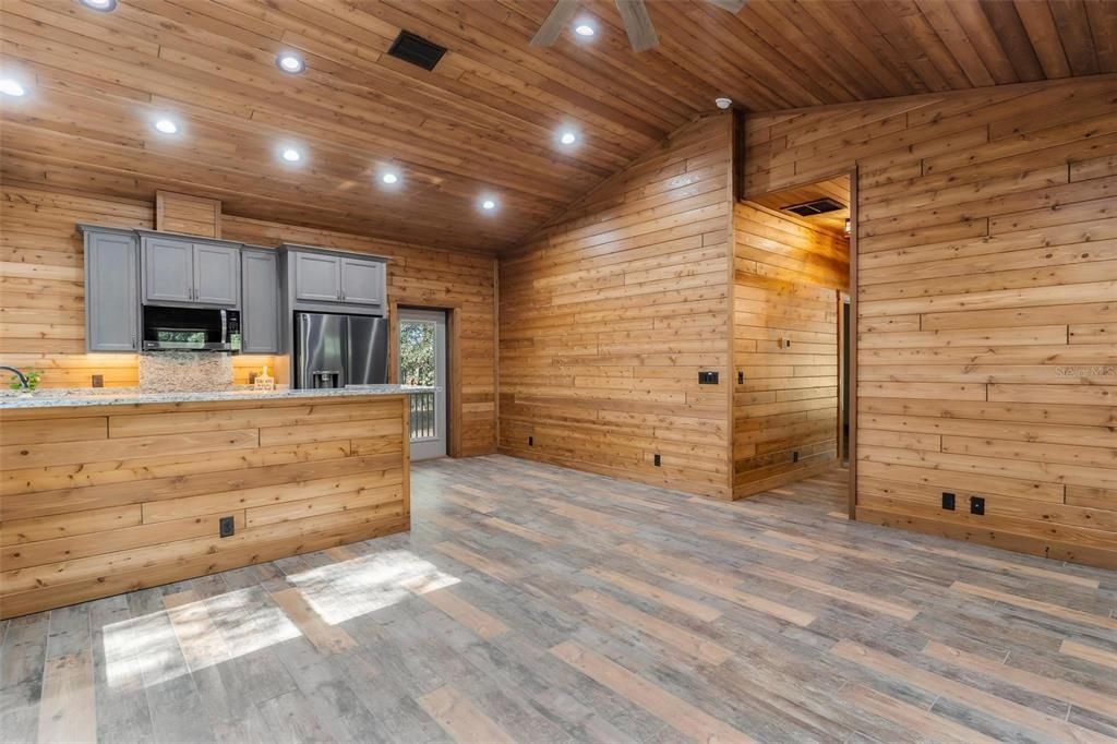 En Venta: $625,000 (2 camas, 2 baños, 1105 Pies cuadrados)