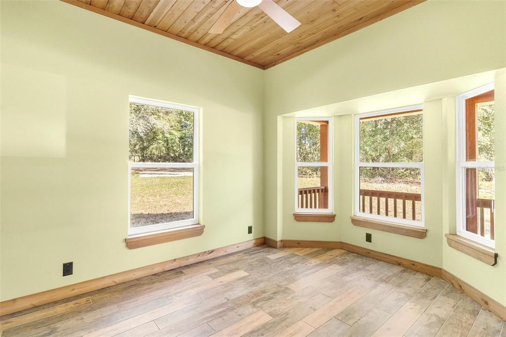 En Venta: $625,000 (2 camas, 2 baños, 1105 Pies cuadrados)