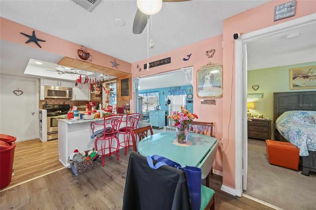 For Sale: $219,900 (2 beds, 1 baths, 1351 Square Feet)