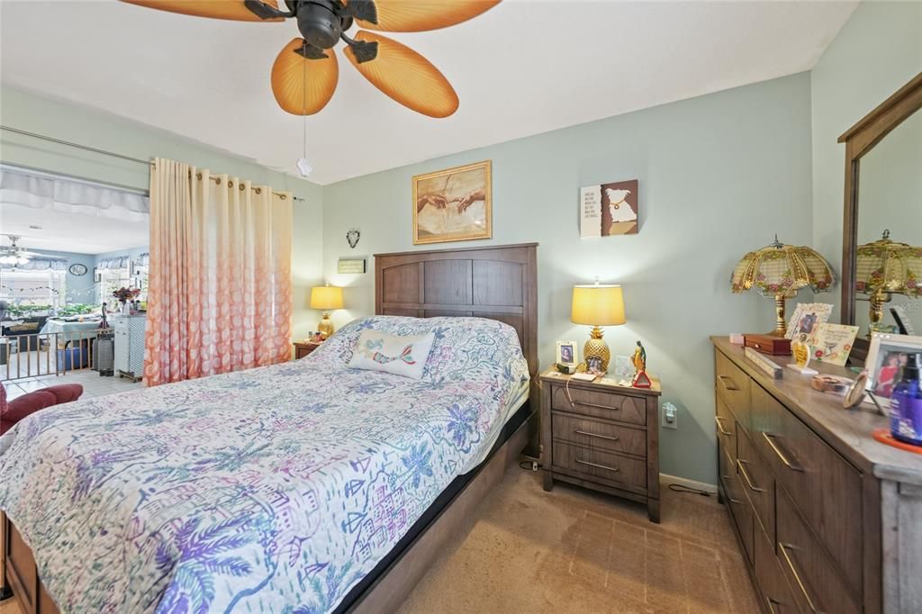 For Sale: $219,900 (2 beds, 1 baths, 1351 Square Feet)