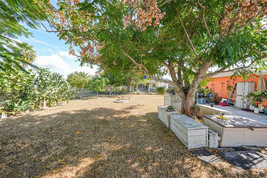 For Sale: $219,900 (2 beds, 1 baths, 1351 Square Feet)