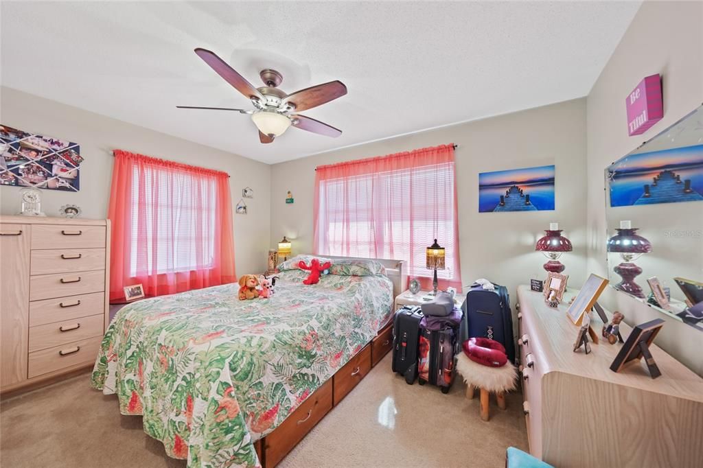 For Sale: $219,900 (2 beds, 1 baths, 1351 Square Feet)