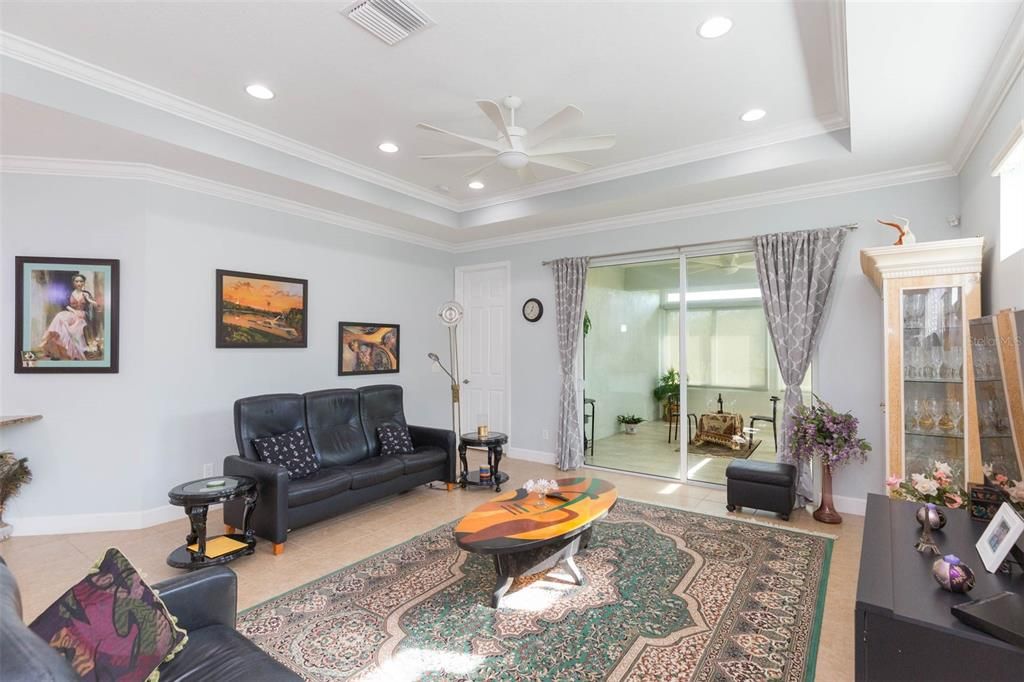 For Sale: $377,000 (3 beds, 2 baths, 1800 Square Feet)