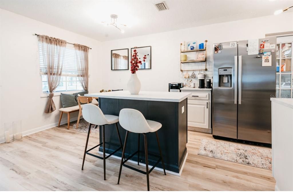 For Rent: $3,900 (3 beds, 2 baths, 1149 Square Feet)