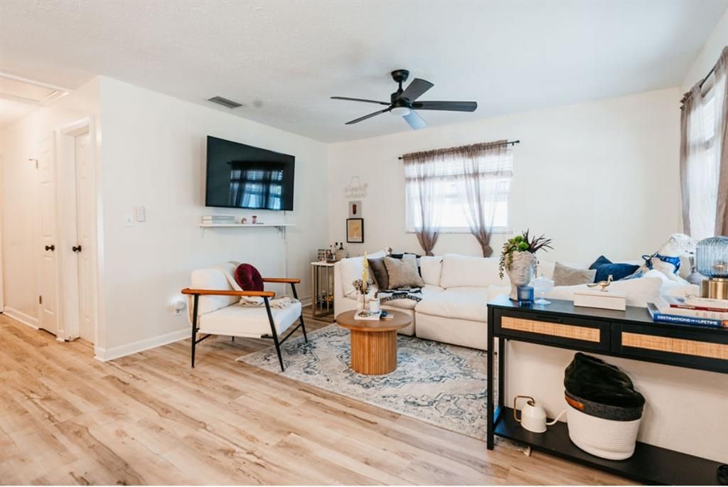 For Rent: $3,900 (3 beds, 2 baths, 1149 Square Feet)