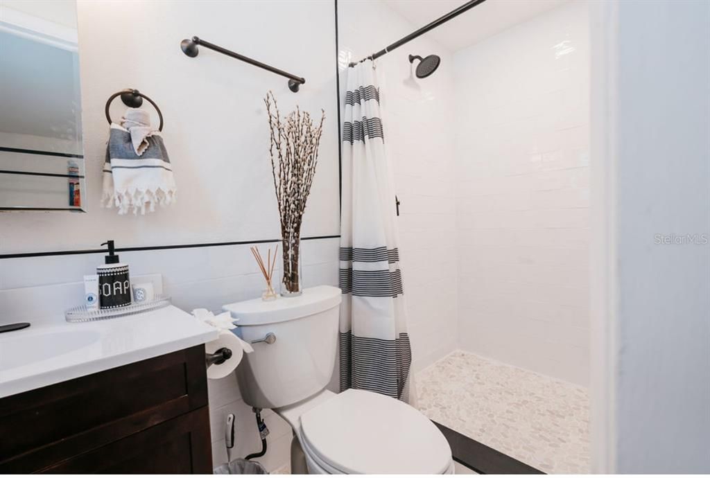 For Rent: $3,900 (3 beds, 2 baths, 1149 Square Feet)