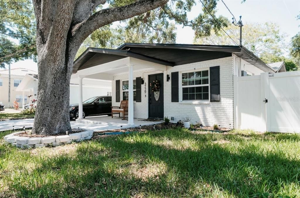 For Rent: $3,900 (3 beds, 2 baths, 1149 Square Feet)