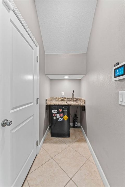 For Rent: $2,900 (3 beds, 2 baths, 2138 Square Feet)